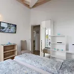 9160 Seerose 9